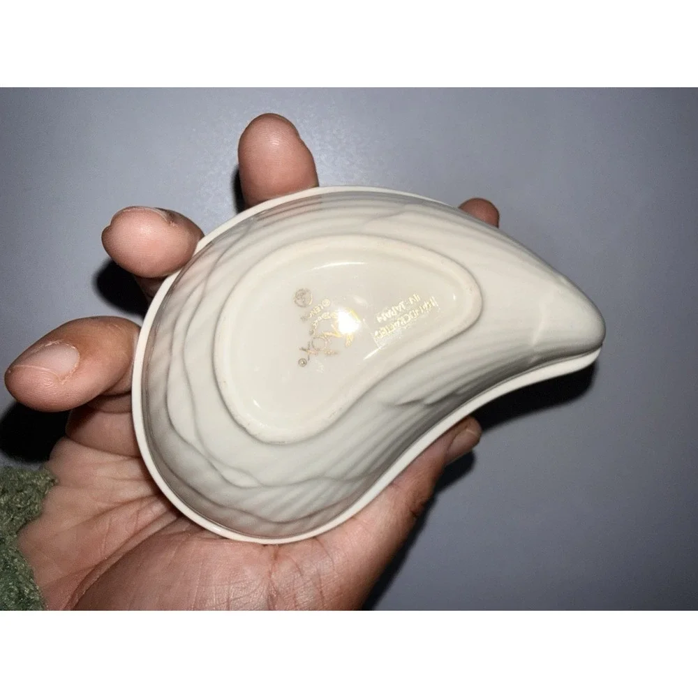 Lenox Vintage‎ Mussel Shell Box With Lid With Gold Rim / Fine China Trinket Box